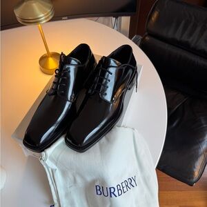 Burberry Bloomsbury Leather Derby Shoes
